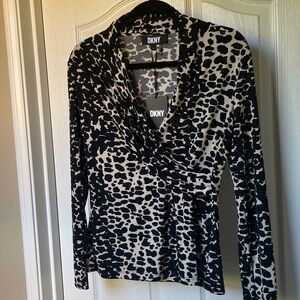 *NEW* Gorgeous DKNY Black and Cream Leopard Print Blouse